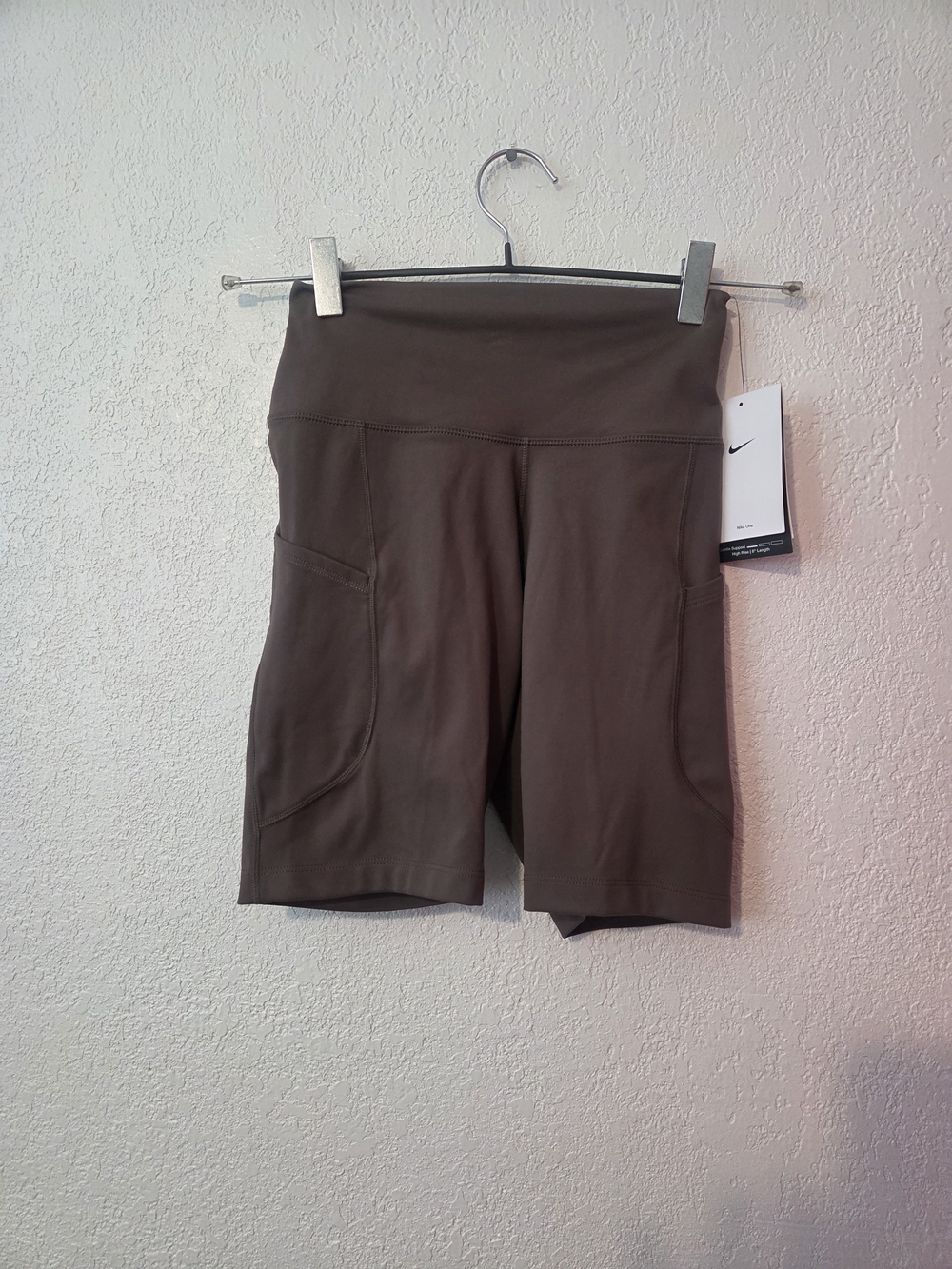 Nike High-Rise Pocket Bike Shorts — Olive Green
